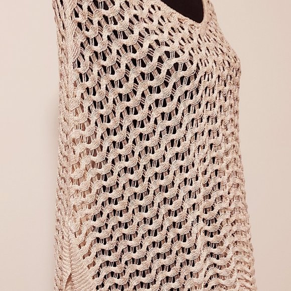 Anthropology Sparrow ~ small  warm ivory - Picture 2 of 10